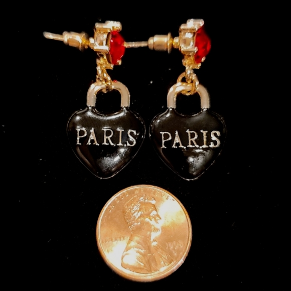 🇫🇷 Paris Heart Earrings - Picture 5 of 5